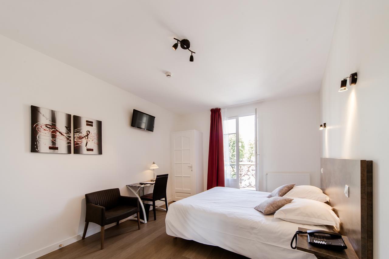 Logis Hotel - Le Petit Bellon Senlis  Eksteriør bilde