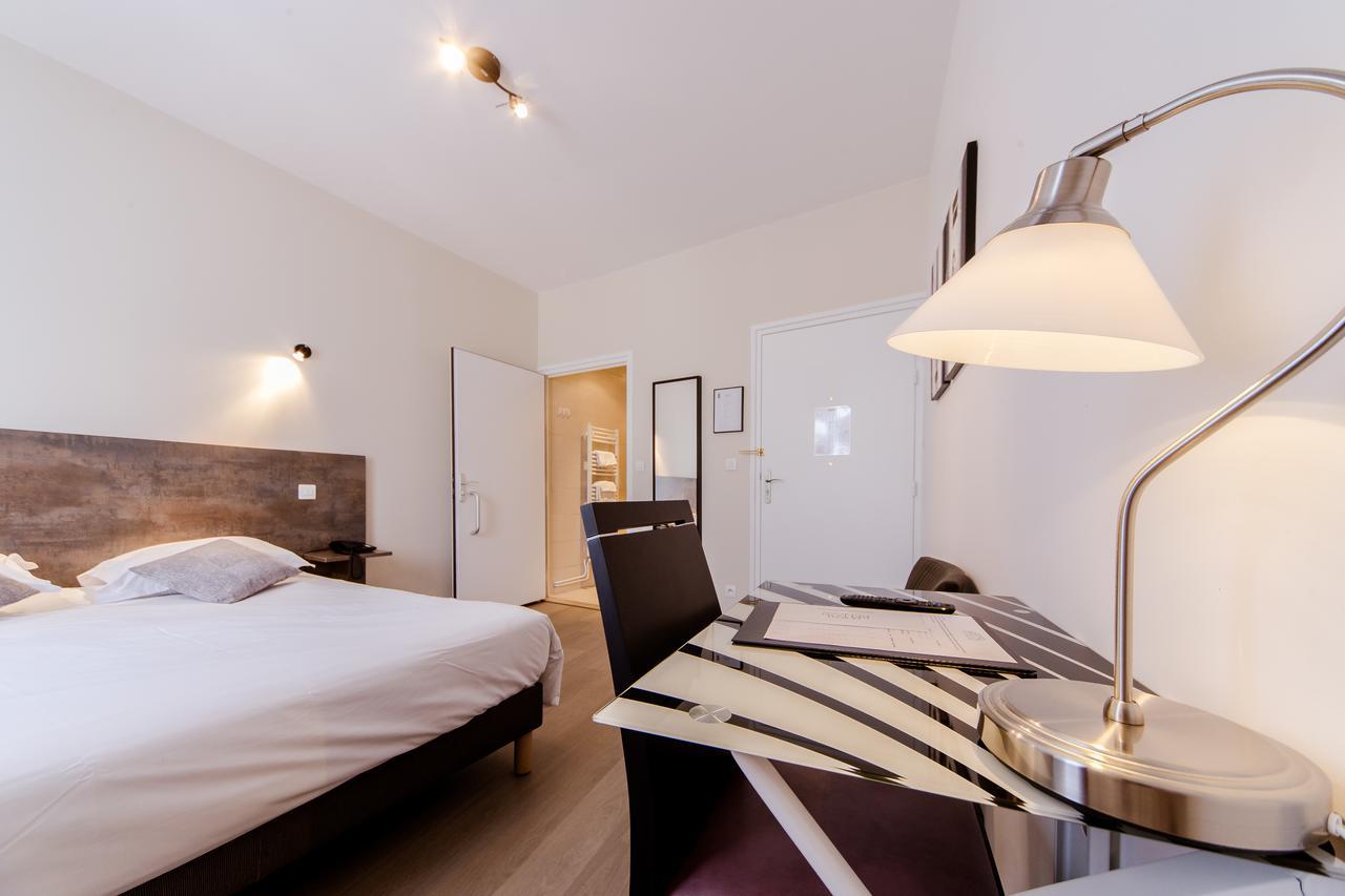 Logis Hotel - Le Petit Bellon Senlis  Eksteriør bilde