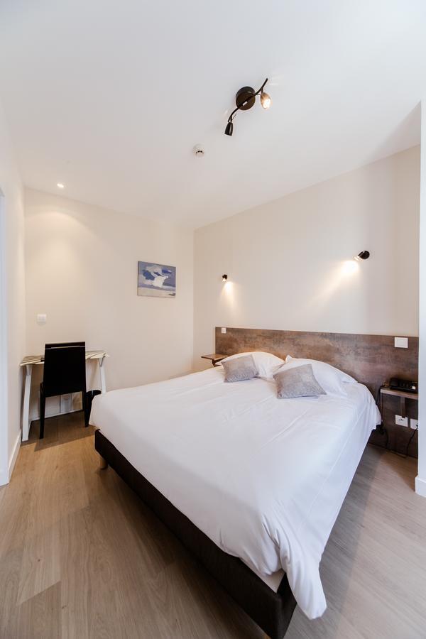 Logis Hotel - Le Petit Bellon Senlis  Eksteriør bilde