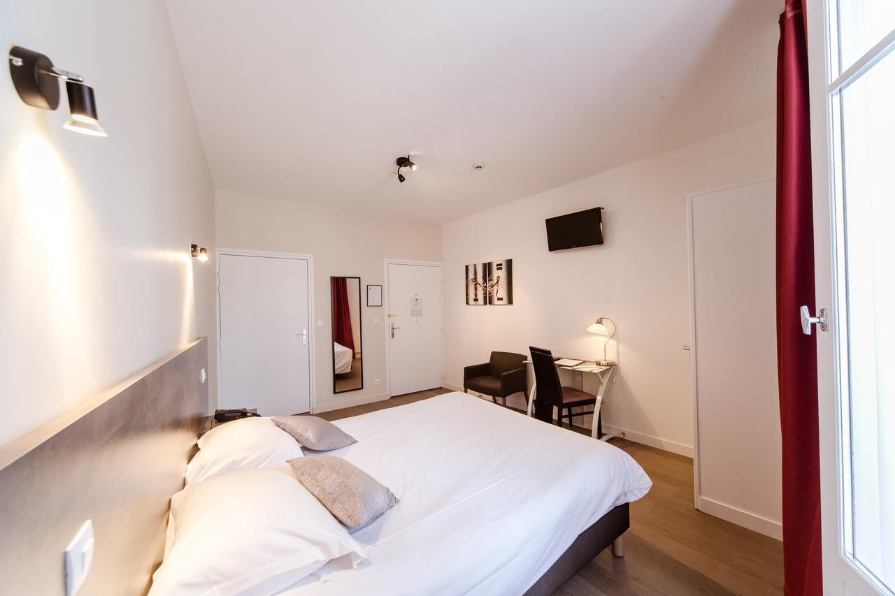 Logis Hotel - Le Petit Bellon Senlis  Eksteriør bilde