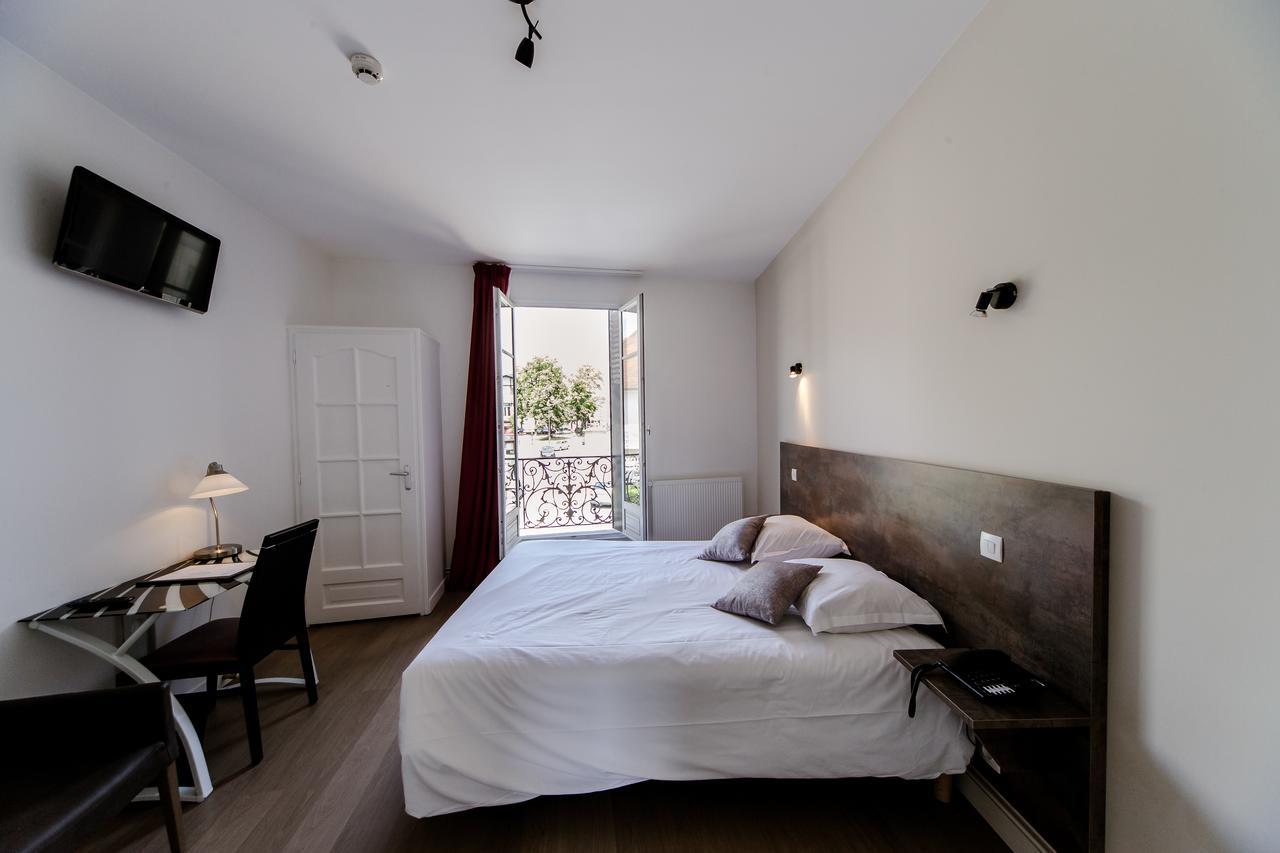 Logis Hotel - Le Petit Bellon Senlis  Eksteriør bilde