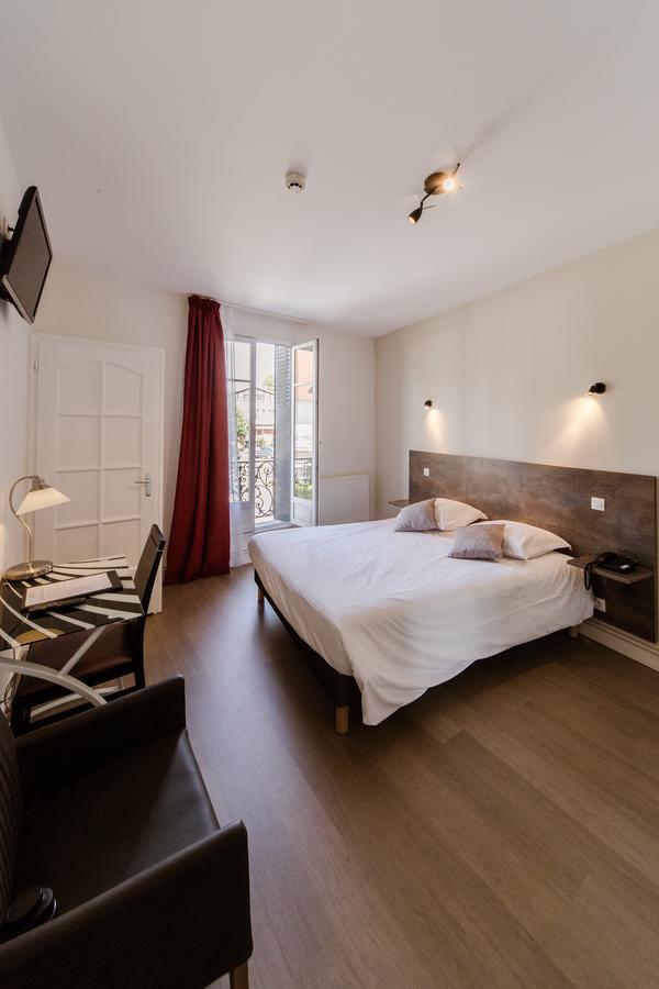 Logis Hotel - Le Petit Bellon Senlis  Eksteriør bilde