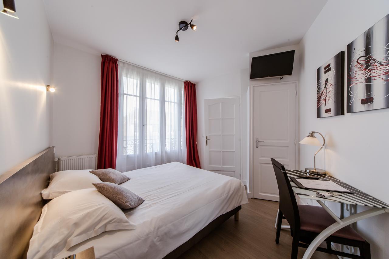 Logis Hotel - Le Petit Bellon Senlis  Eksteriør bilde