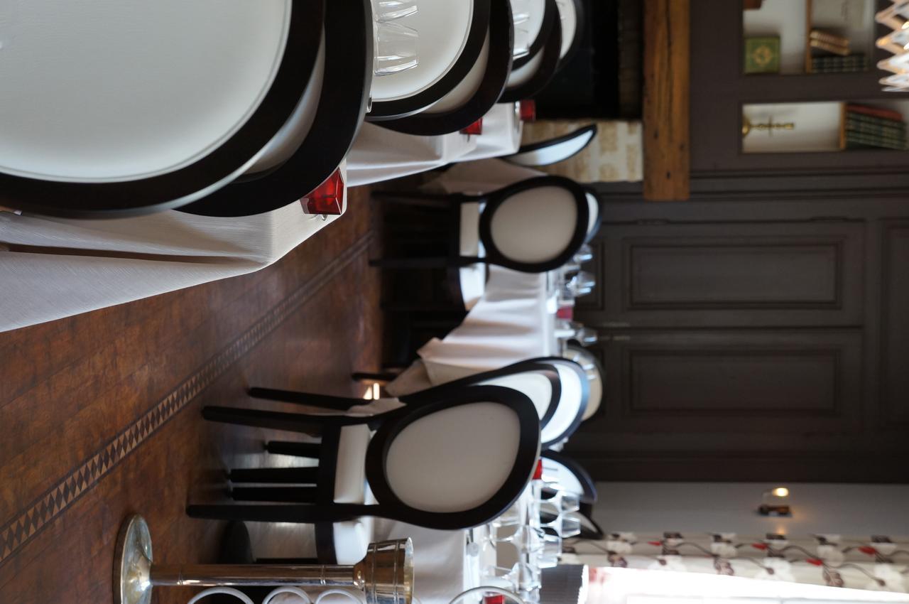 Logis Hotel - Le Petit Bellon Senlis  Eksteriør bilde