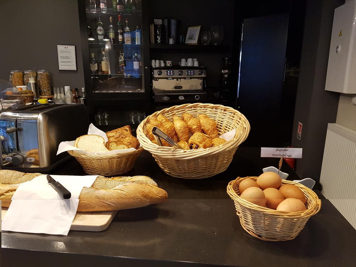 Logis Hotel - Le Petit Bellon Senlis  Eksteriør bilde